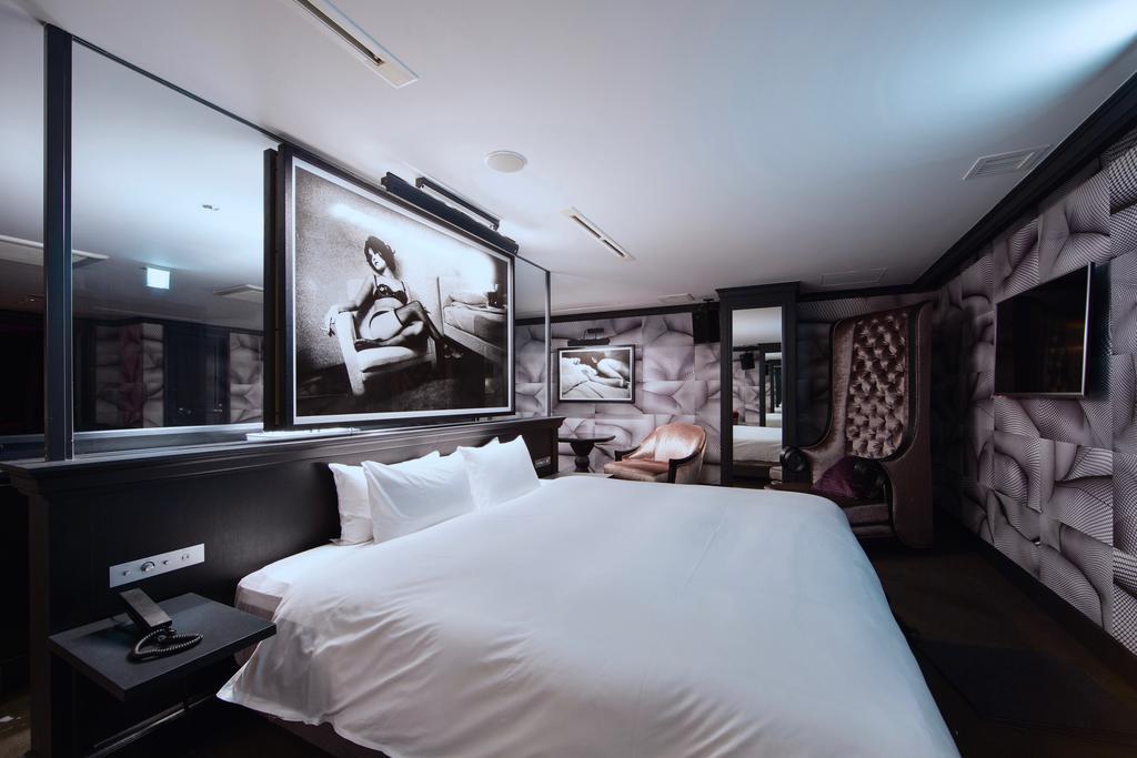 Rock Star Hotel Osaka Exterior photo