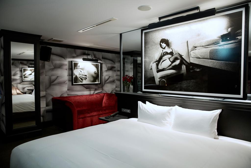 Rock Star Hotel Osaka Exterior photo