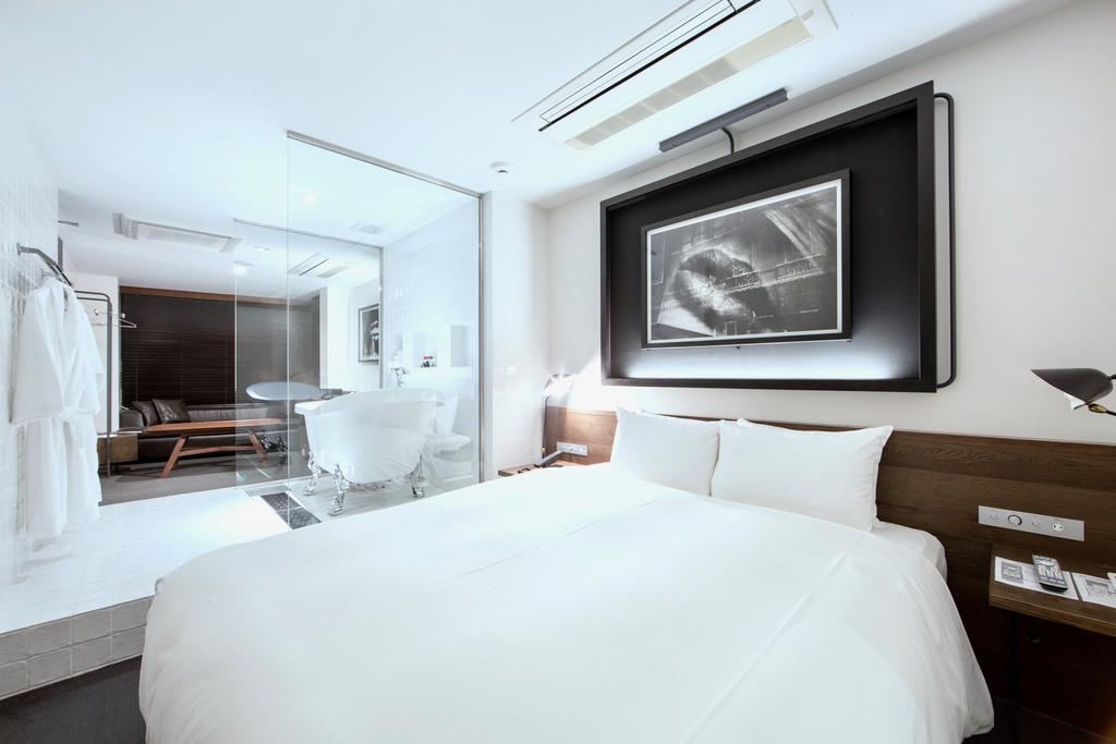 Rock Star Hotel Osaka Exterior photo