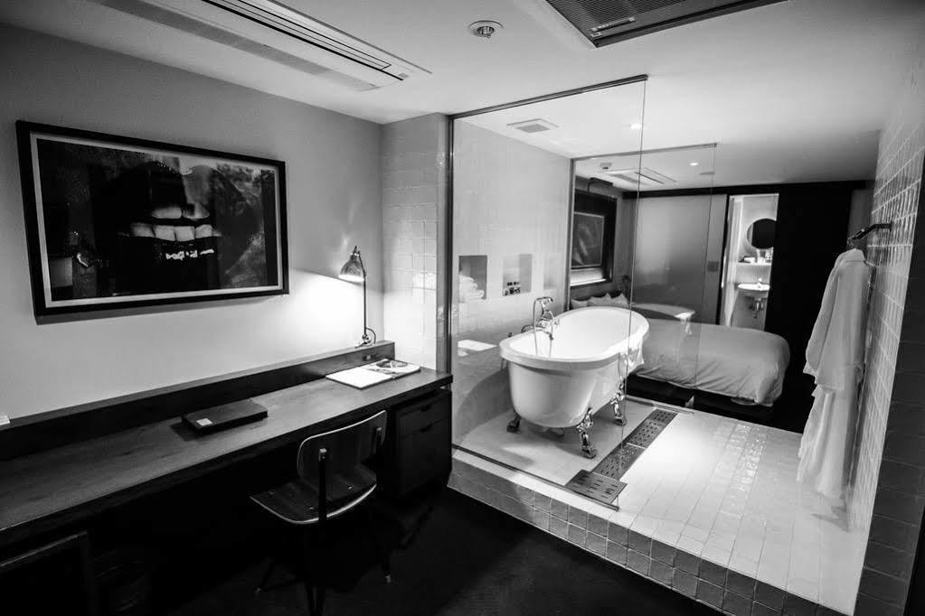 Rock Star Hotel Osaka Exterior photo